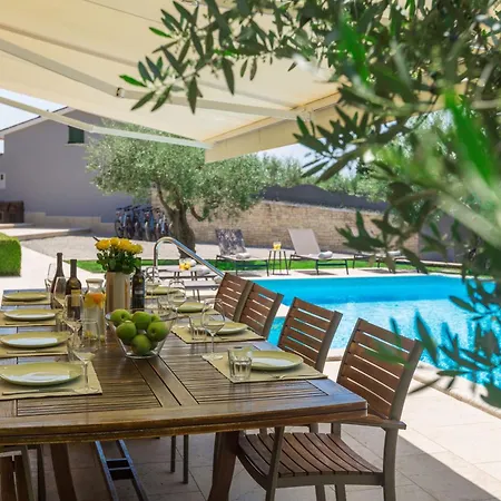 Ulika Holiday home *