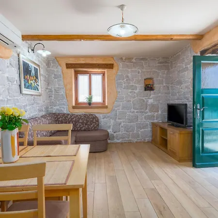 Ulika Holiday home *