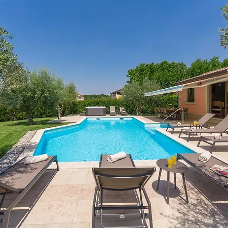 Ulika Holiday home Porec