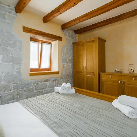 Ulika Porec